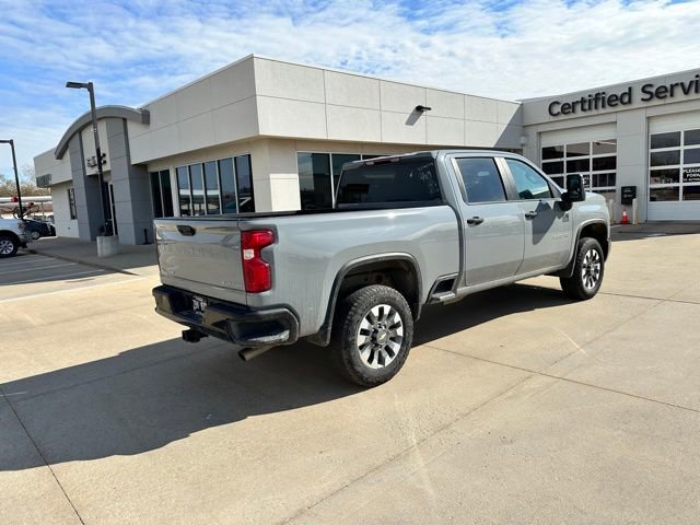 Used 2024 Chevrolet Silverado 2500 Custom w/ Custom Value Package image 3