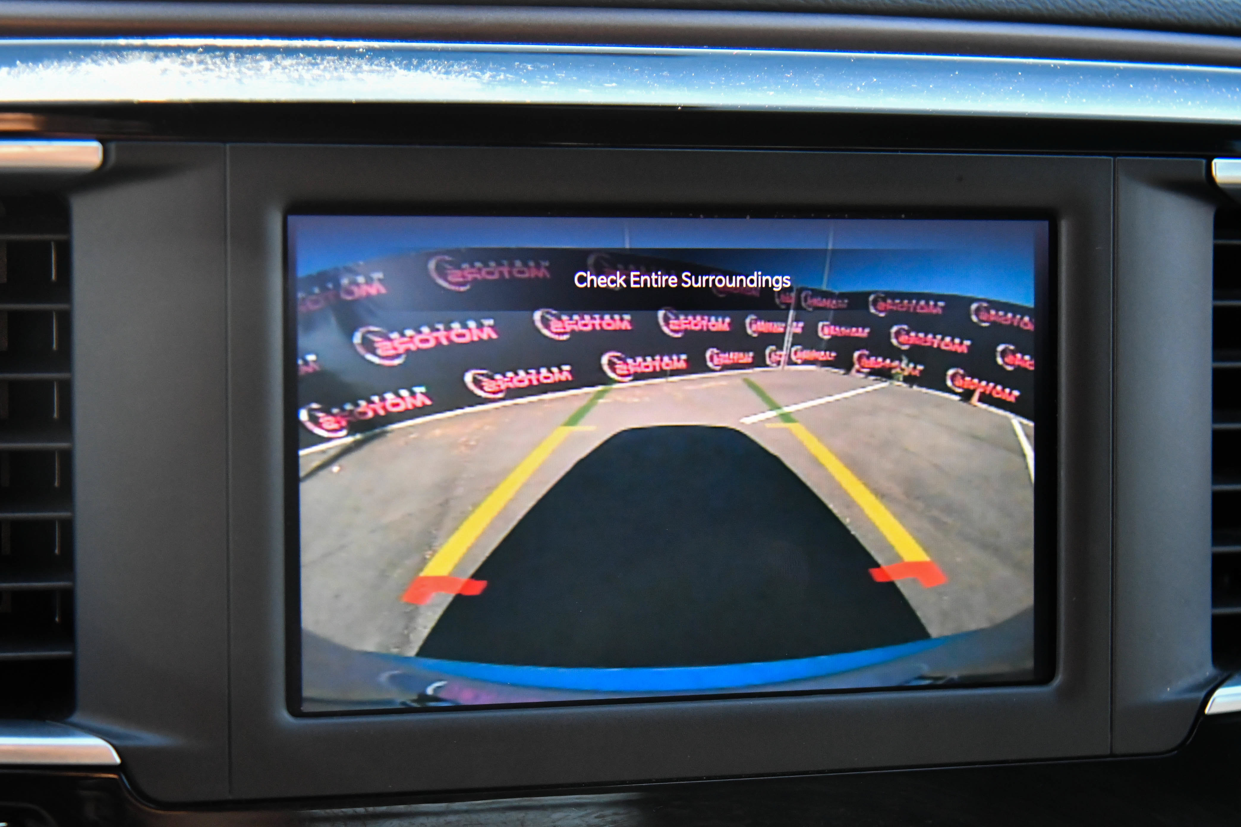 Used 2023 Chrysler Voyager LX FWD image 18