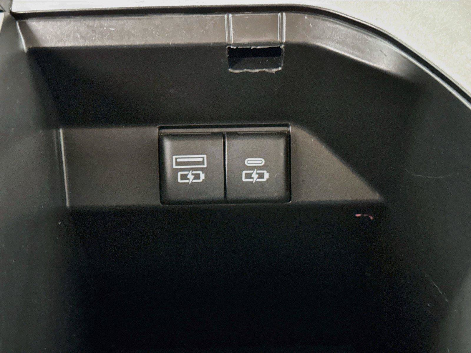 Certified 2022 Toyota Camry SE FWD image 33