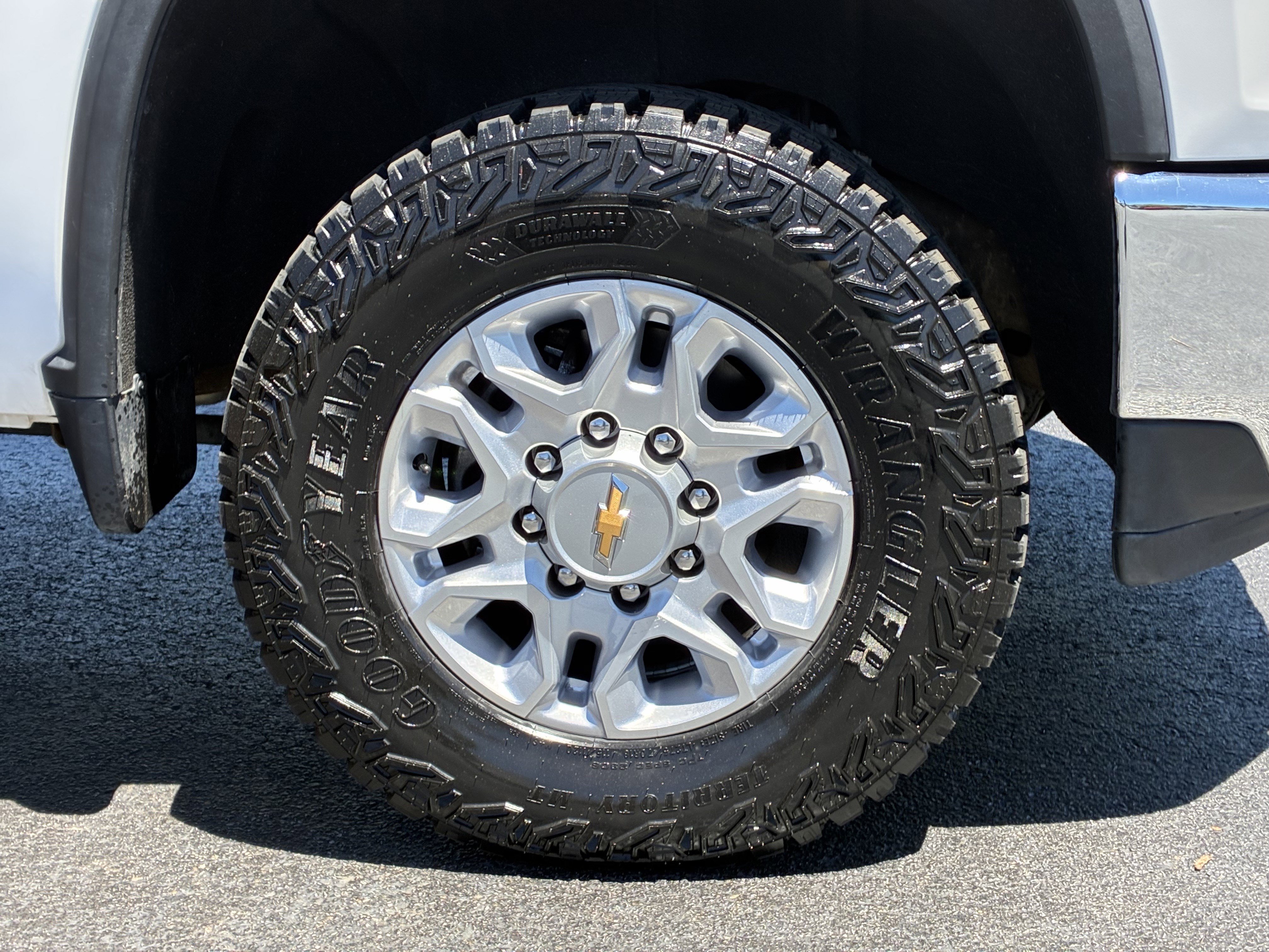 Used 2023 Chevrolet Silverado 2500 LT w/ Convenience Package AWD/4WD image 6