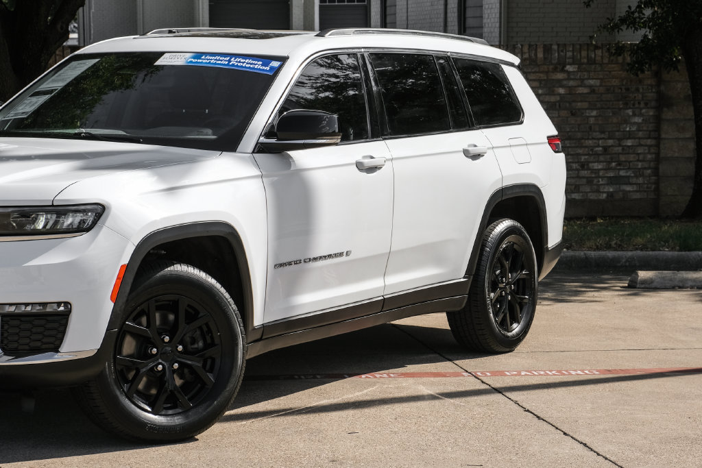 Used 2023 Jeep Grand Cherokee L Limited AWD/4WD image 14