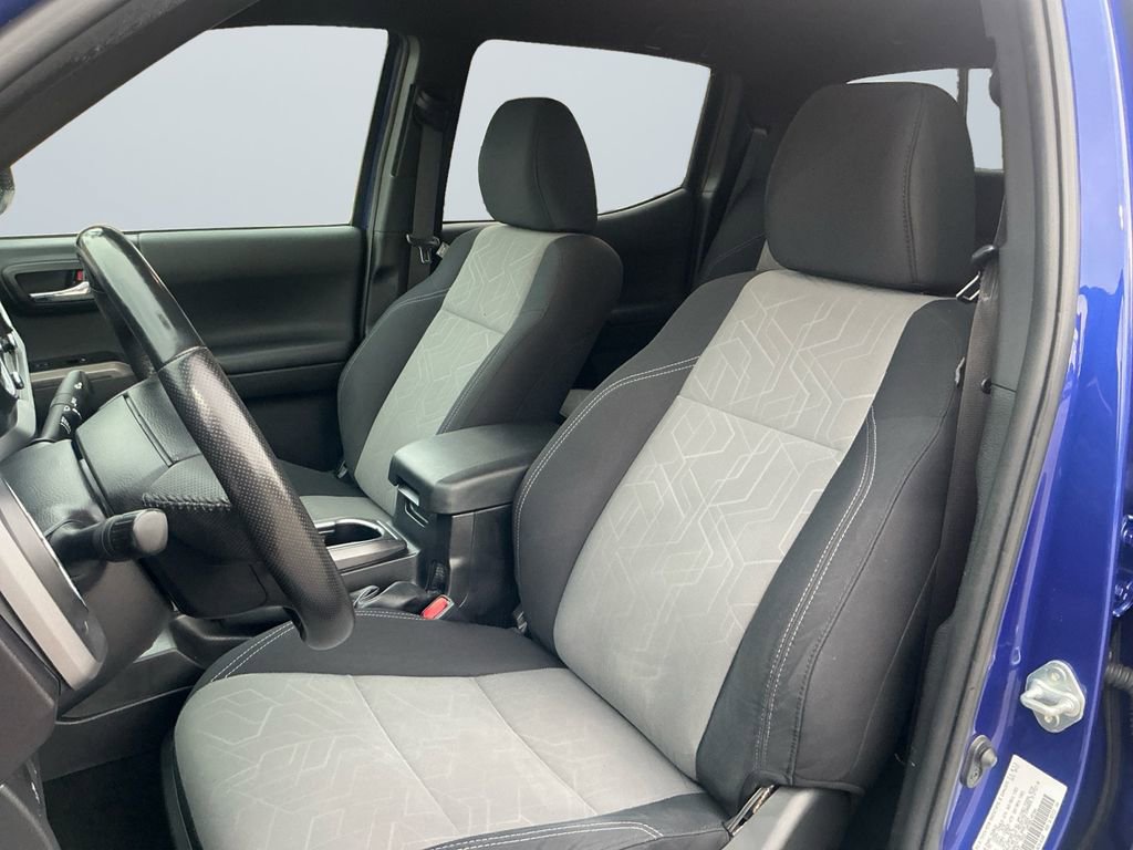 Used 2023 Toyota Tacoma TRD Off-Road image 9