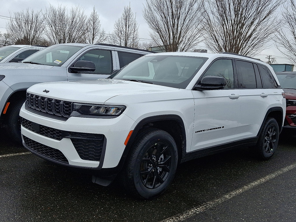 New 2026 Jeep Grand Cherokee Altitude AWD/4WD image 1