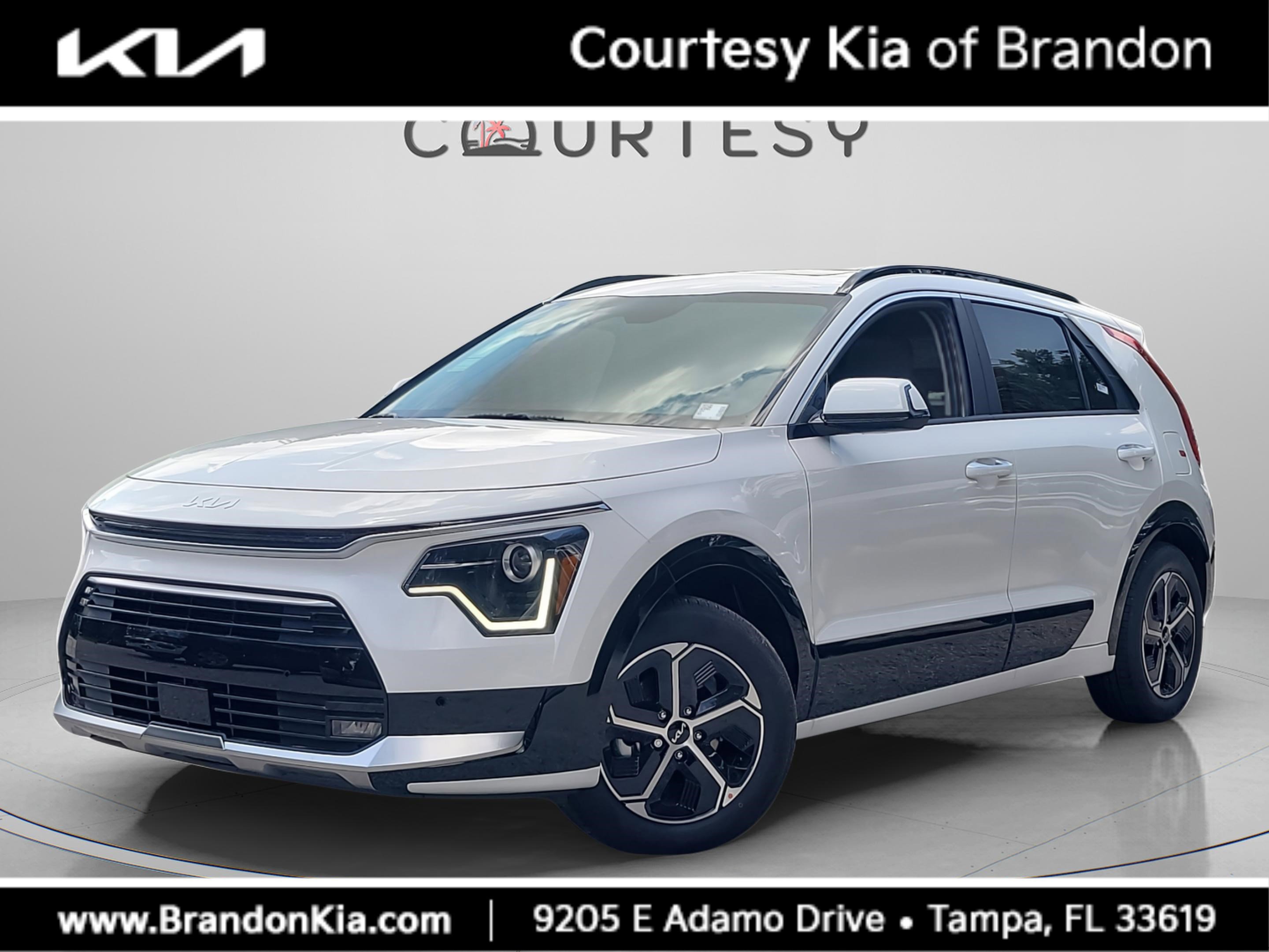 New 2025 Kia Niro SX image 1