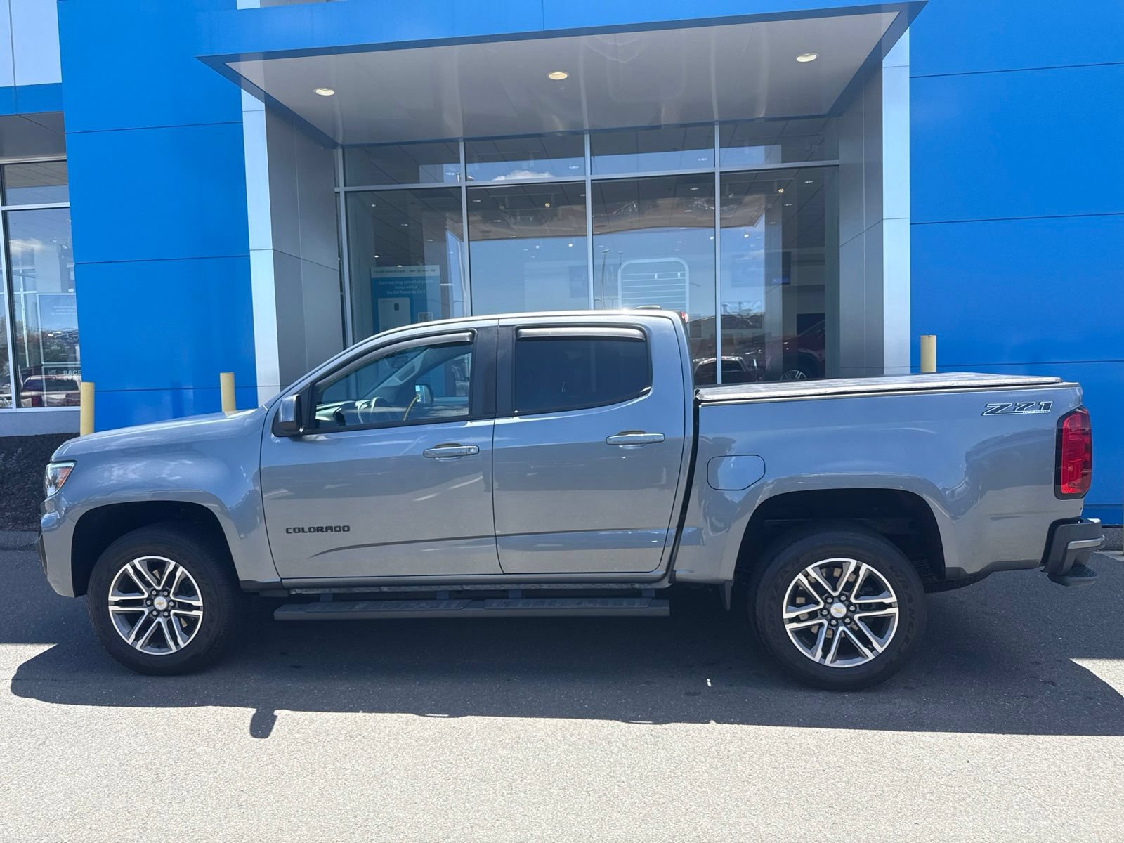 Used 2022 Chevrolet Colorado W/T w/ Custom Special Edition AWD/4WD image 9