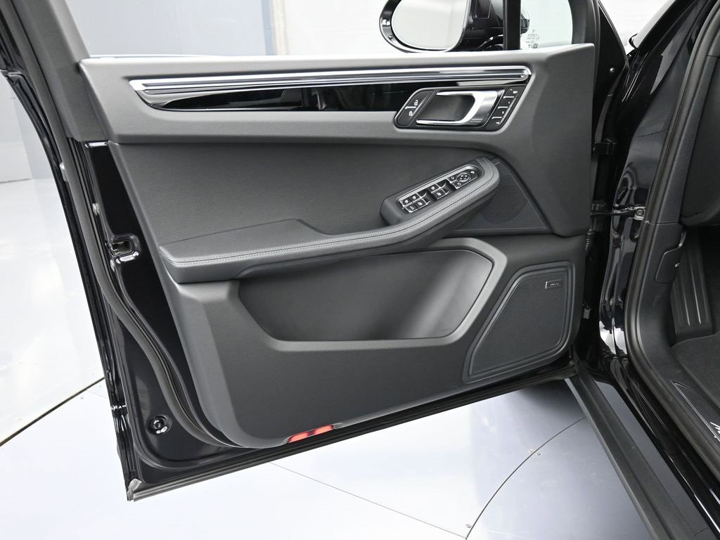 New 2026 Porsche Macan S image 15