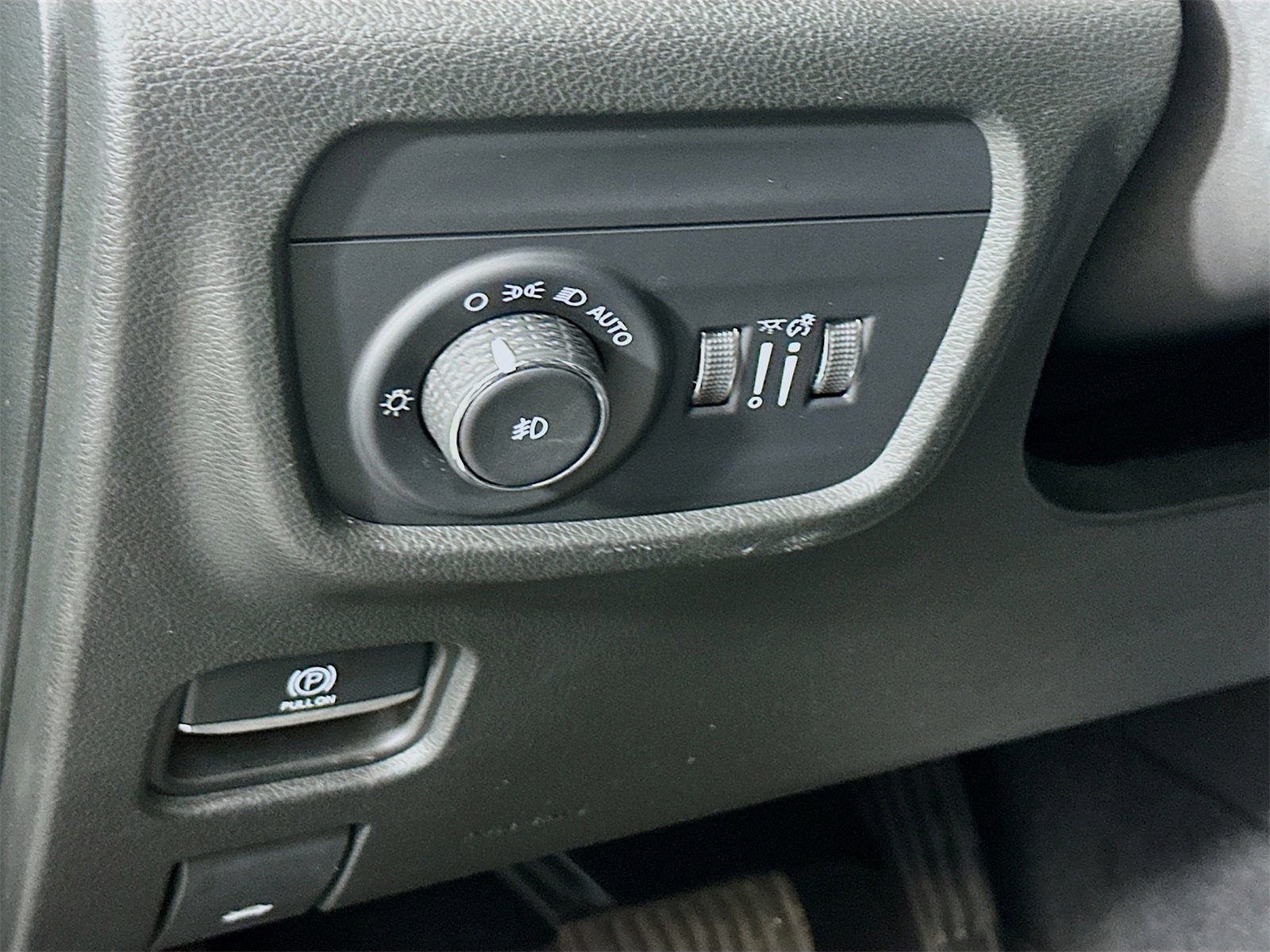 Used 2022 Jeep Grand Cherokee Overland w/ Luxury Tech Group IV image 10