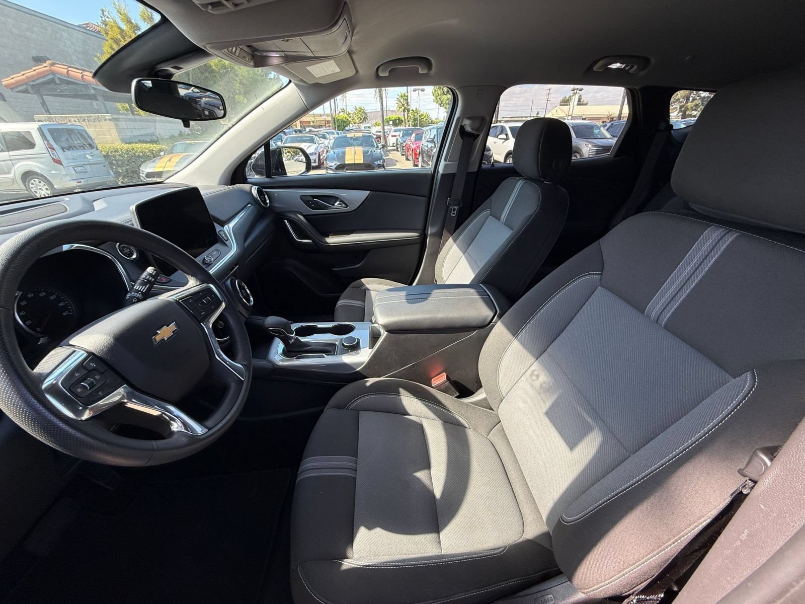 Used 2025 Chevrolet Blazer LT FWD image 24