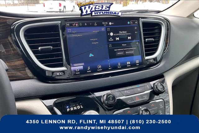 Used 2024 Chrysler Pacifica Limited image 6