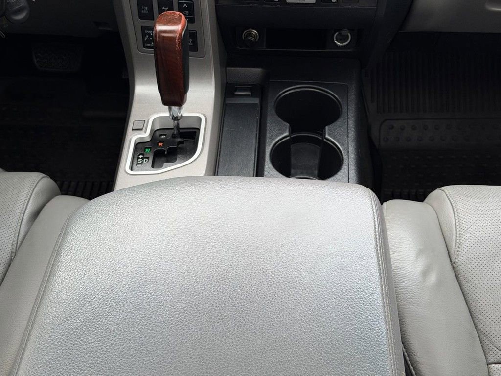 Used 2017 Toyota Sequoia Platinum image 16