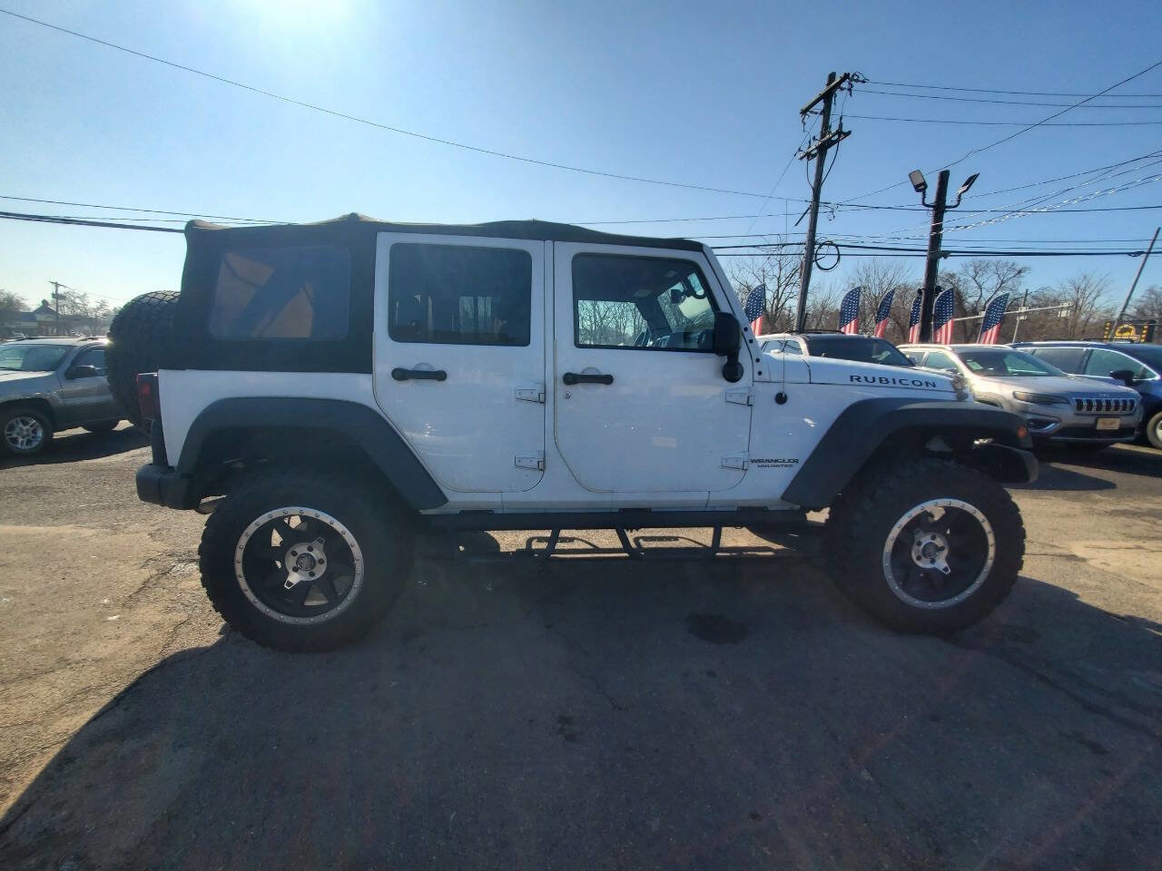 Used 2017 Jeep Wrangler Unlimited Rubicon w/ Cold Weather Group AWD/4WD image 6