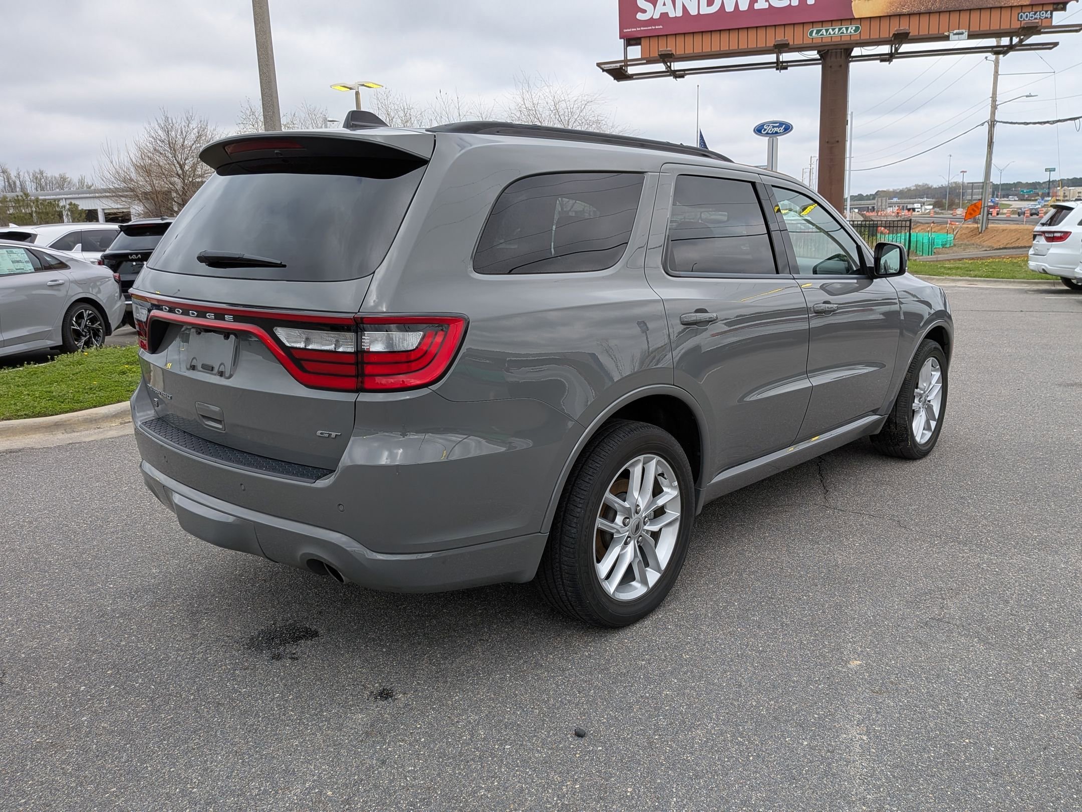 Used 2024 Dodge Durango GT image 3