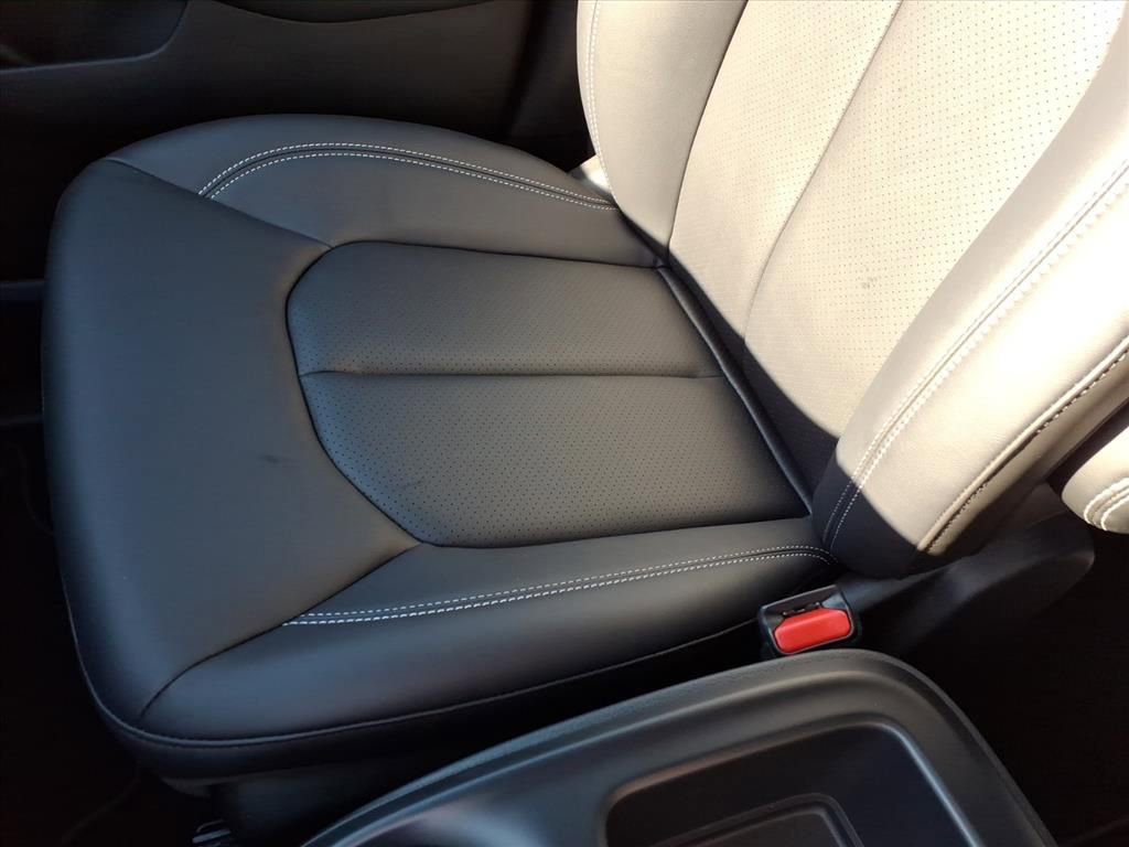 New 2026 Chrysler Pacifica Select image 30