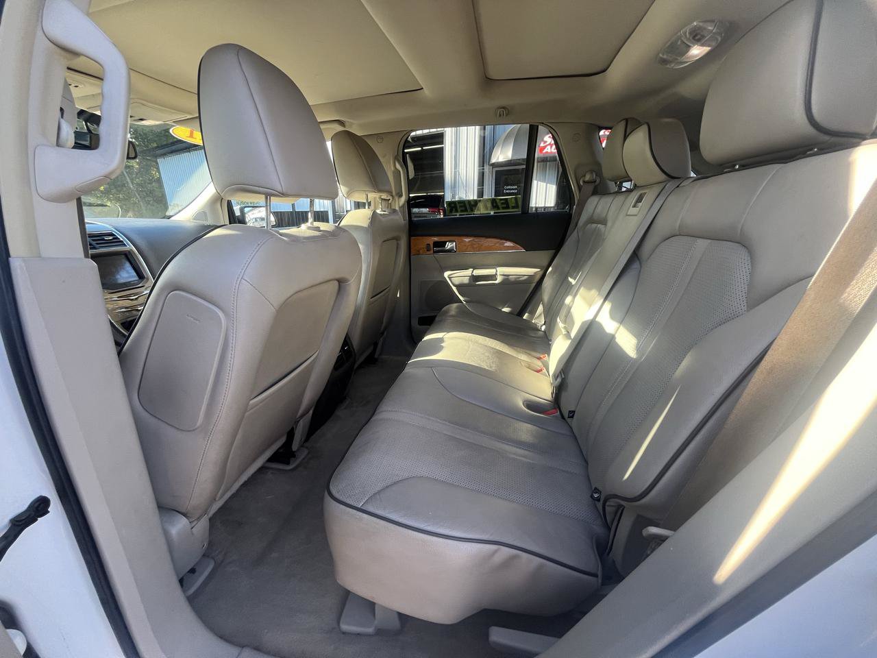 Used 2011 Lincoln MKX AWD w/ Sight & Sound Pkg image 19