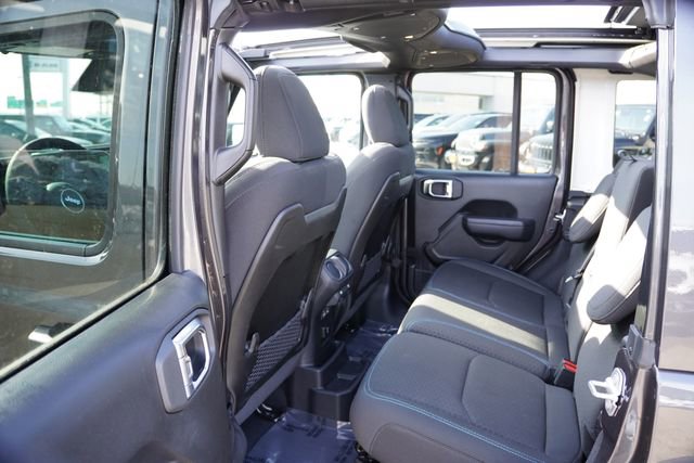 Certified 2025 Jeep Wrangler Unlimited Rubicon 4xe w/ Convenience Group image 18