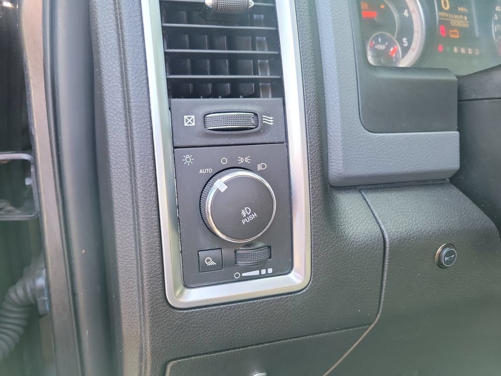 Used 2018 RAM 2500 Big Horn AWD/4WD image 25