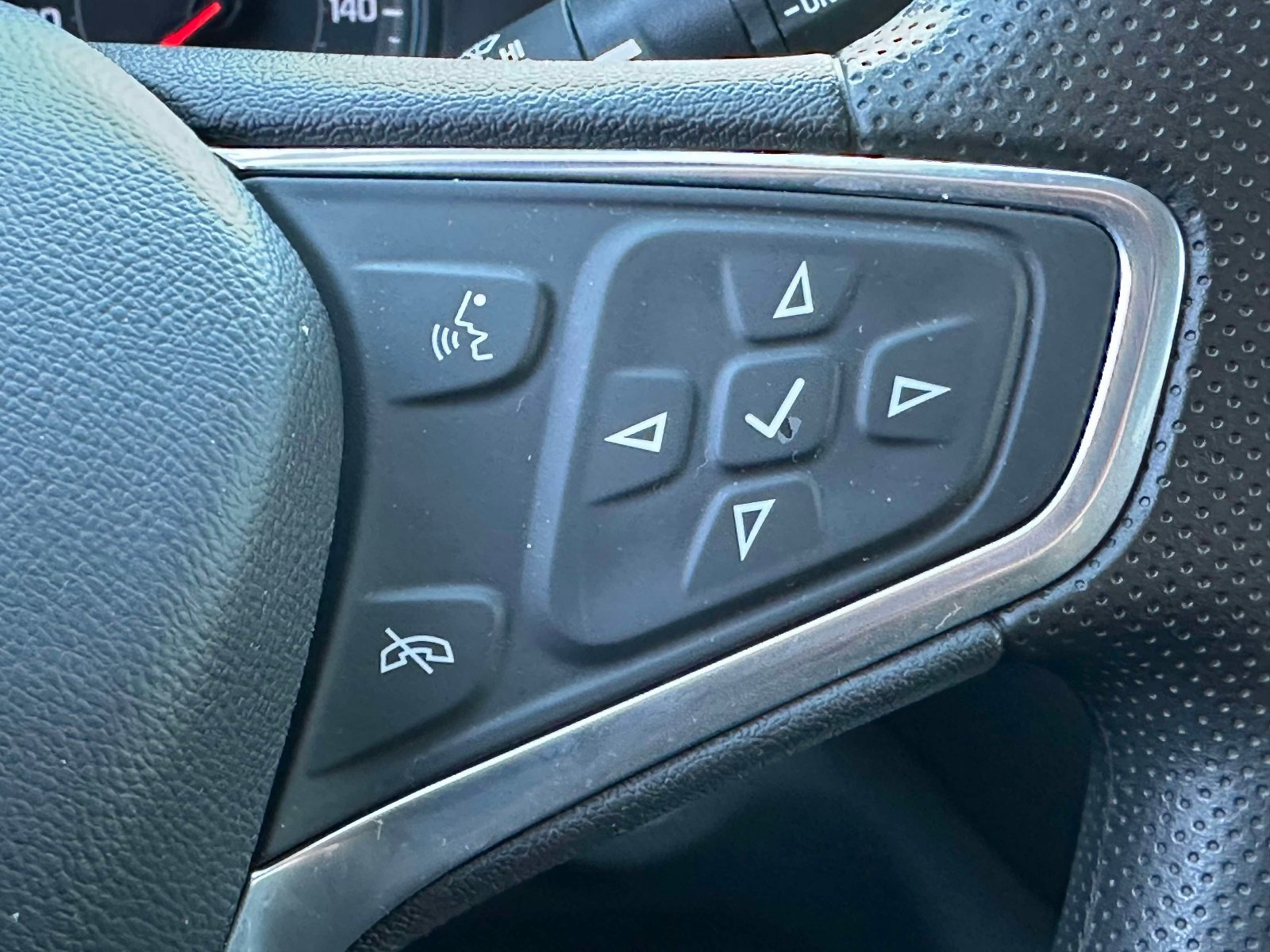 Used 2023 Chevrolet Equinox LT image 21