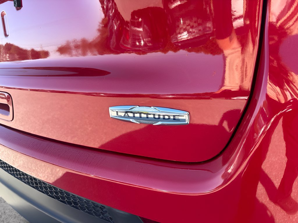 Used 2019 Jeep Compass Latitude w/ Popular Equipment Group FWD image 28