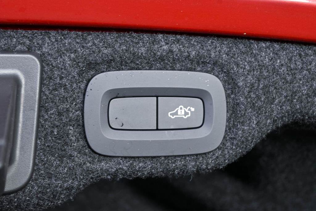 Used 2020 Volvo S60 T5 R-Design FWD image 30