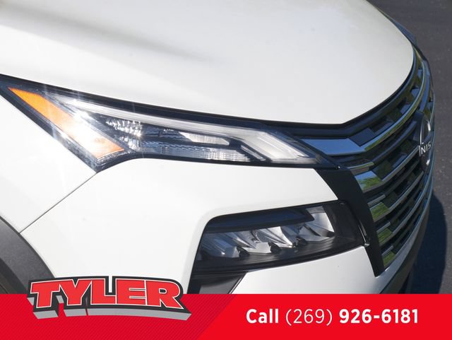 Used 2024 Nissan Rogue S FWD image 10