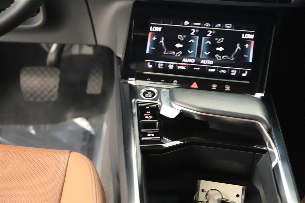 Certified 2024 Audi Q8 e-tron Premium Plus w/ Premium Plus Package image 21