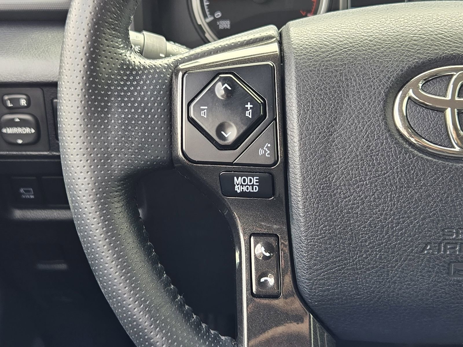 Used 2024 Toyota 4Runner TRD Off-Road Premium w/ Off Road Premium Plus Package AWD/4WD image 26