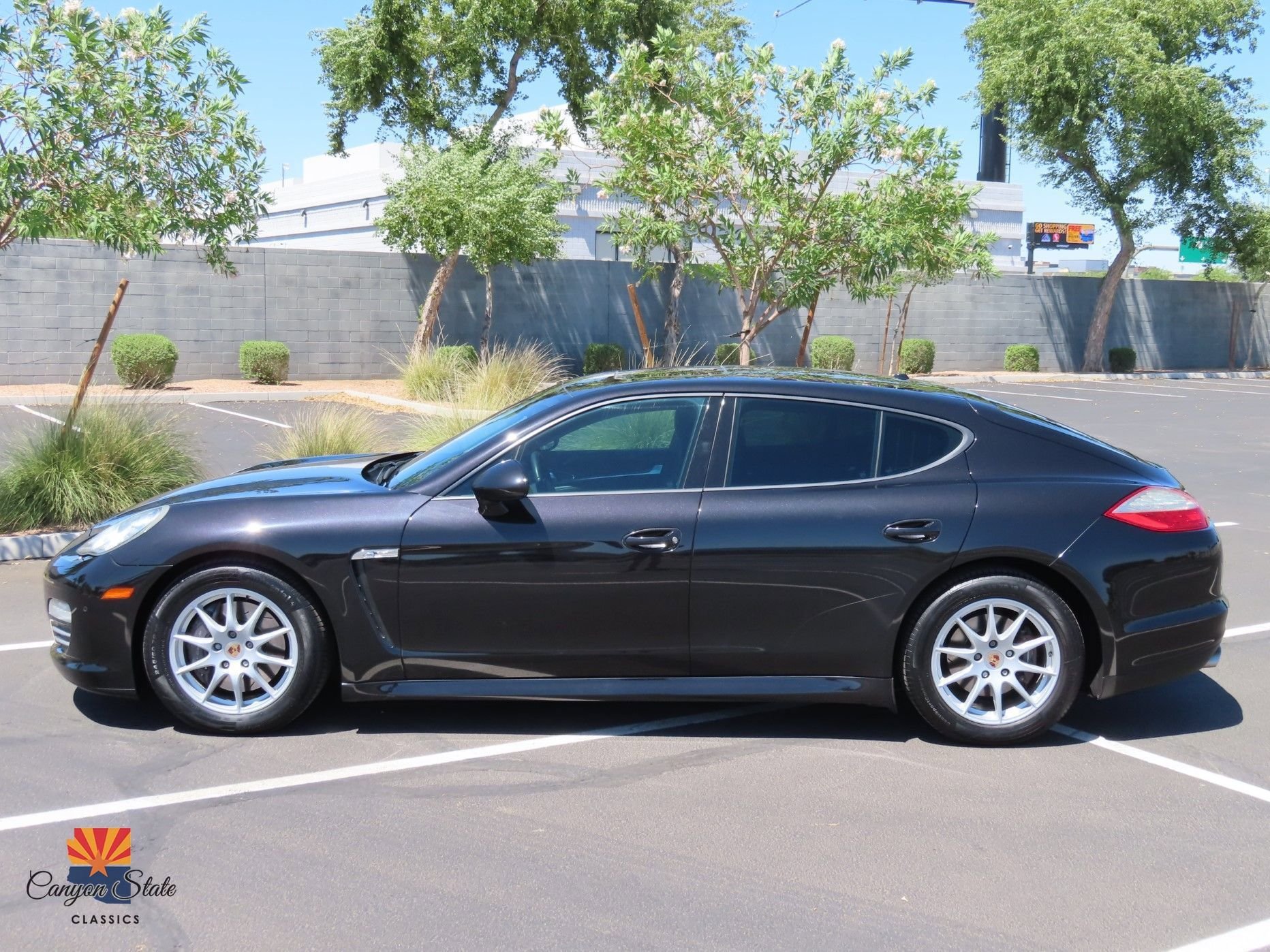 Used 2012 Porsche Panamera 4 image 7