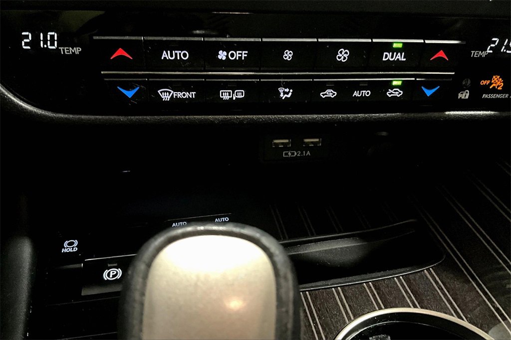 Used 2020 Lexus RX 350 AWD w/ Luxury Package image 16