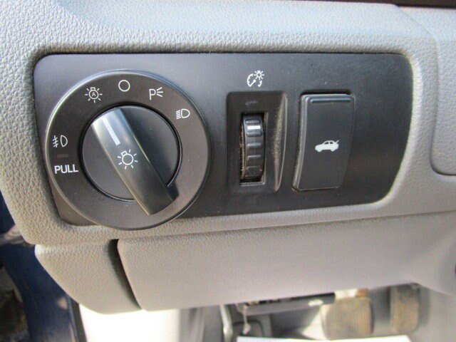 Used 2005 Ford Five Hundred SEL image 13