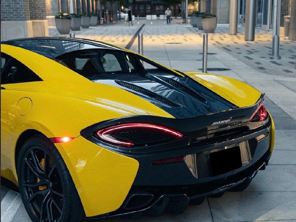 Used 2018 McLaren 570S Coupe RWD image 12