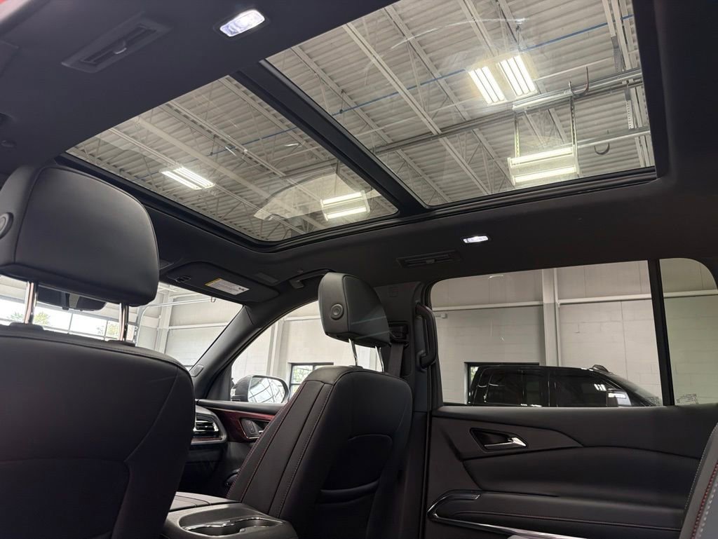 Used 2026 Chevrolet Traverse RS w/ LPO, Floor Liner Package AWD/4WD image 24