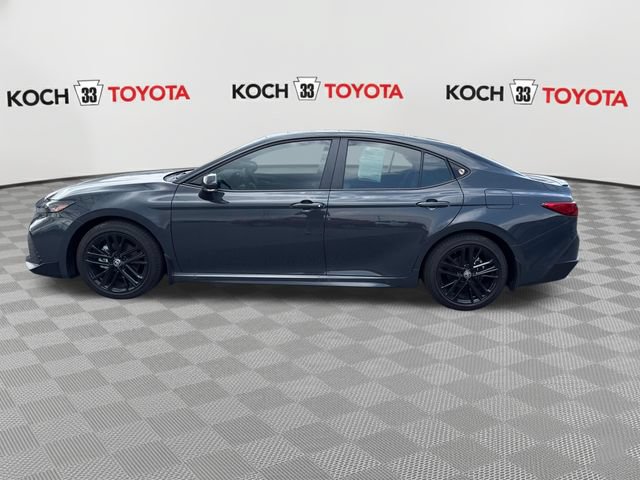 Used 2025 Toyota Camry SE w/ Convenience Package FWD image 4