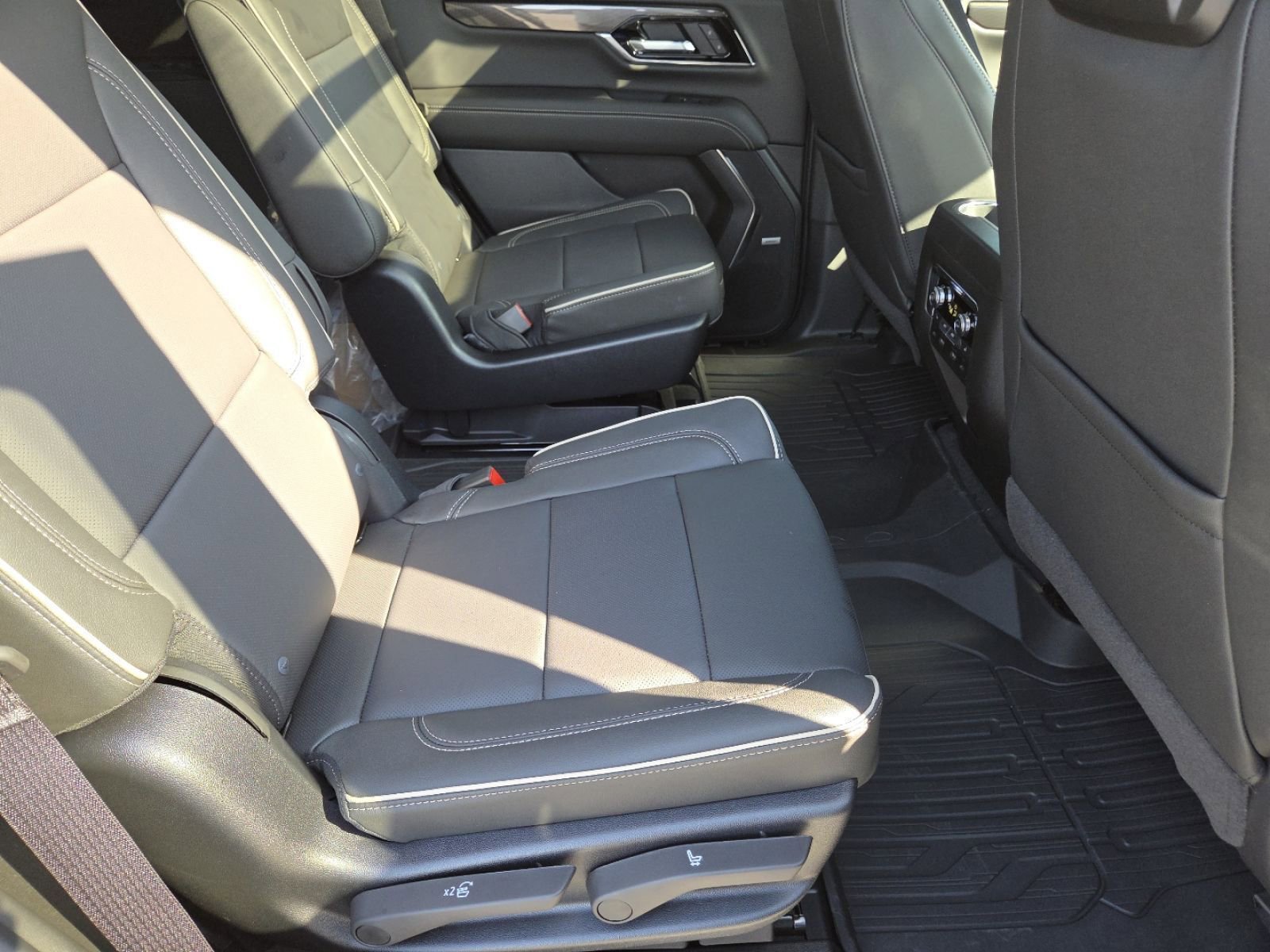 New 2026 GMC Yukon Elevation w/ Elevation Premium Package image 30