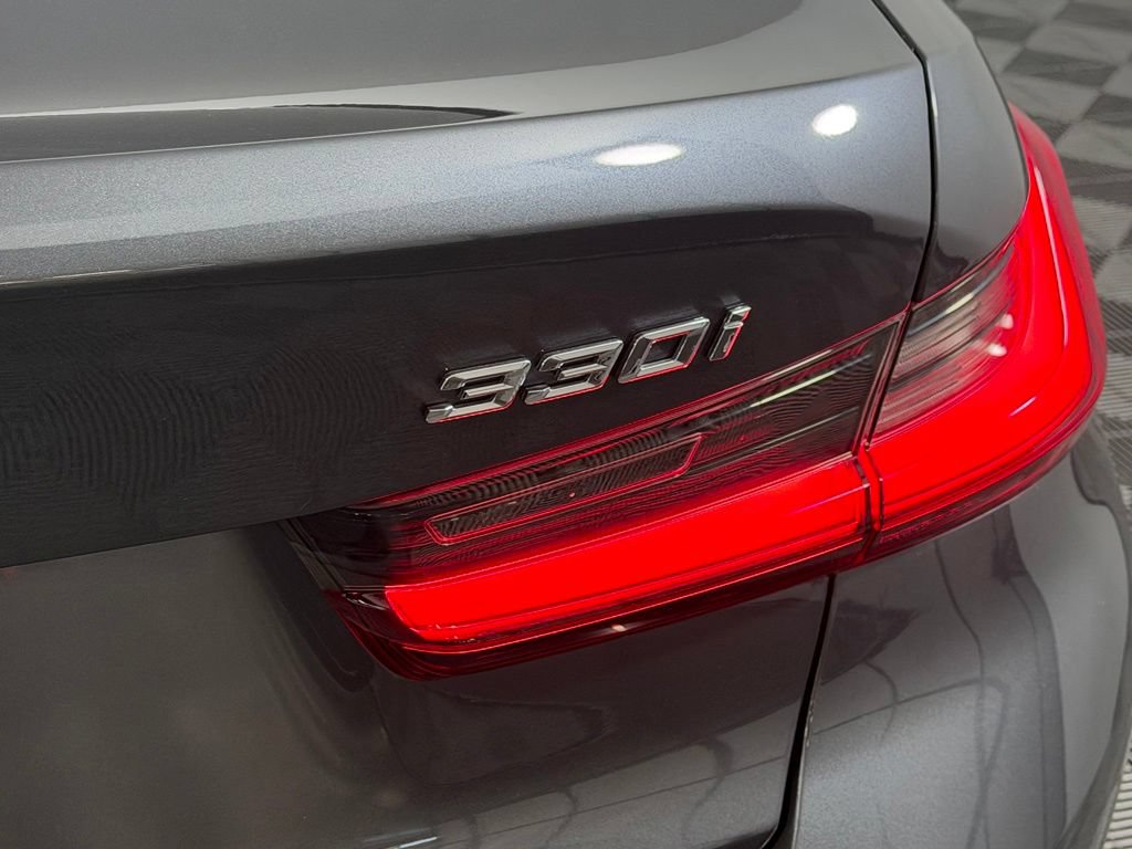 Used 2021 BMW 330i Sedan w/ Convenience Package RWD image 11