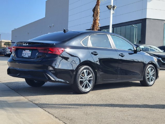 Used 2023 Kia Forte LXS w/ LXS Technology Package FWD image 4