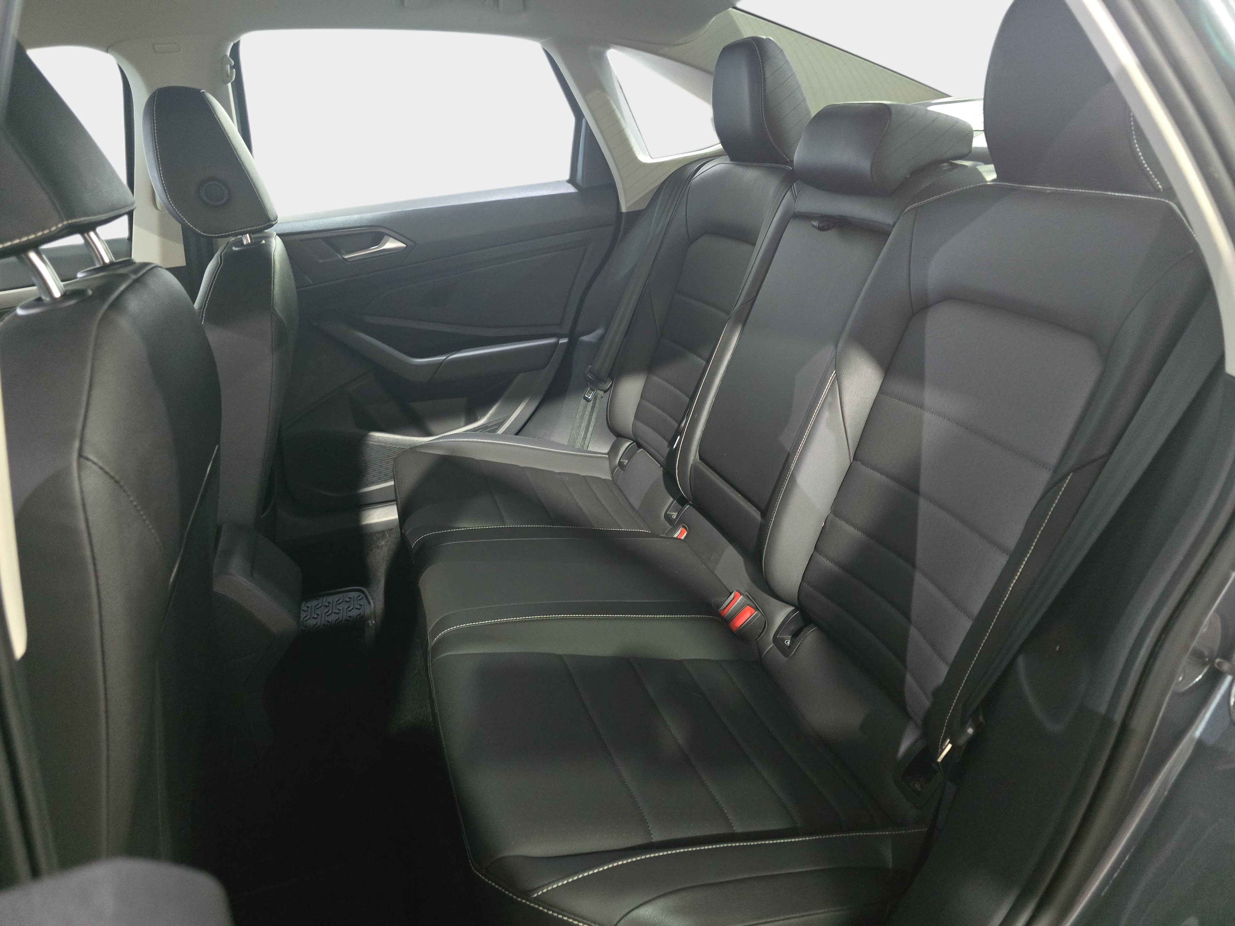 Used 2023 Volkswagen Jetta SE FWD image 11