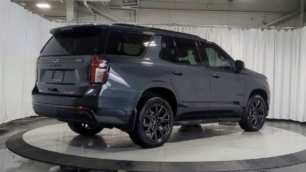 Used 2022 Chevrolet Tahoe RST w/ Luxury Package AWD/4WD image 10