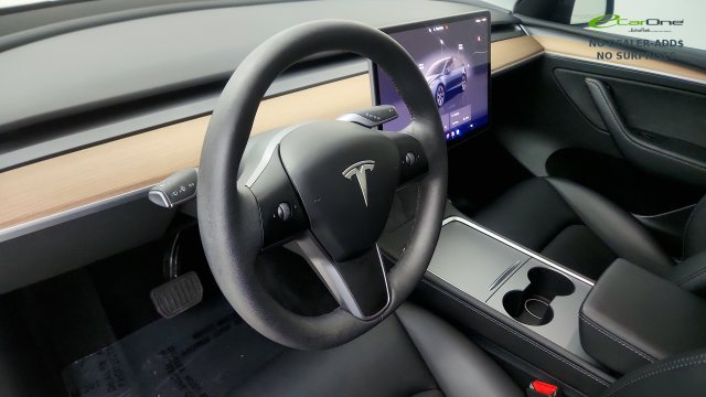 Used 2025 Tesla Model Y Long Range RWD image 46