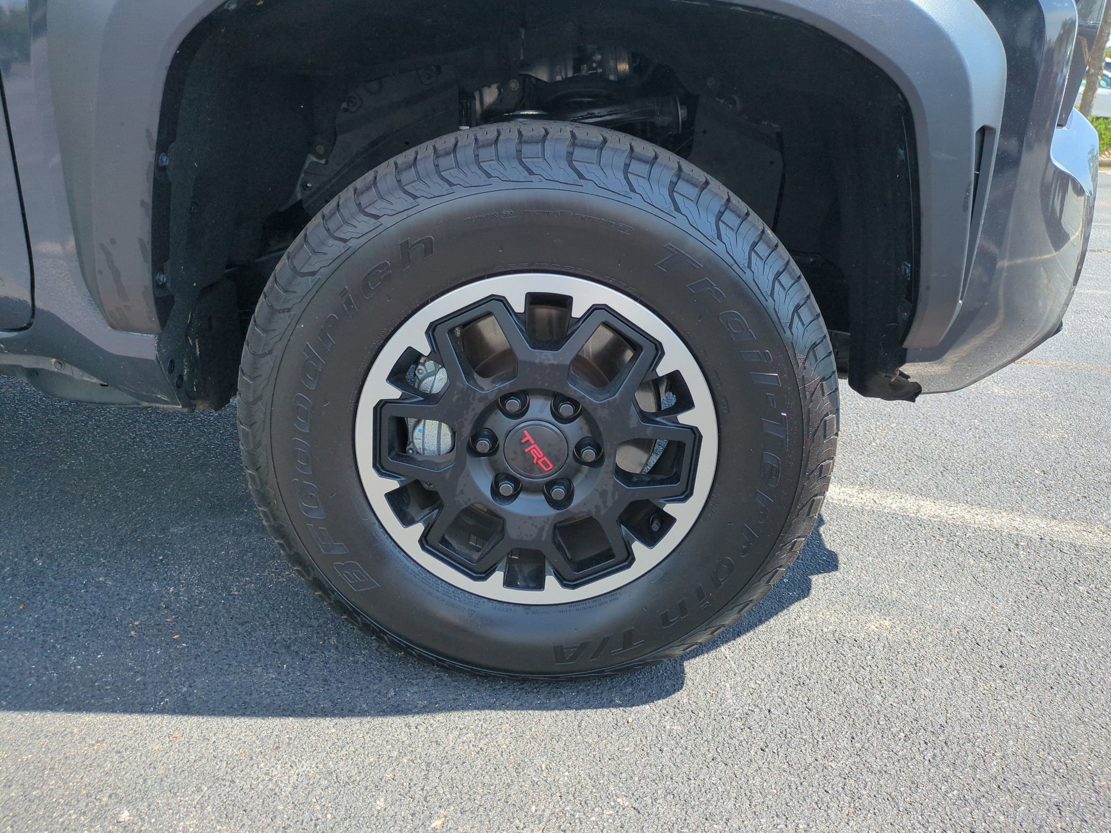 Used 2024 Toyota Tacoma TRD Off-Road AWD/4WD image 12