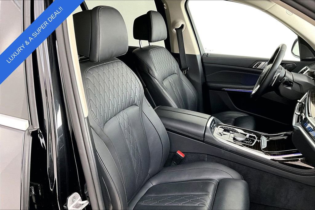 Used 2025 BMW X7 xDrive40i image 11