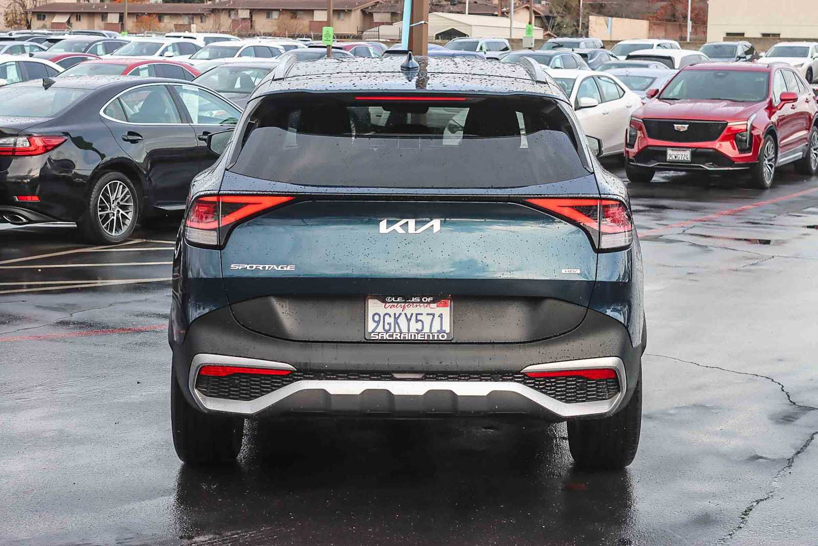 Used 2023 Kia Sportage EX image 3