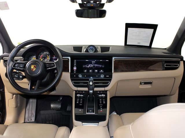 Certified 2023 Porsche Macan AWD/4WD image 13