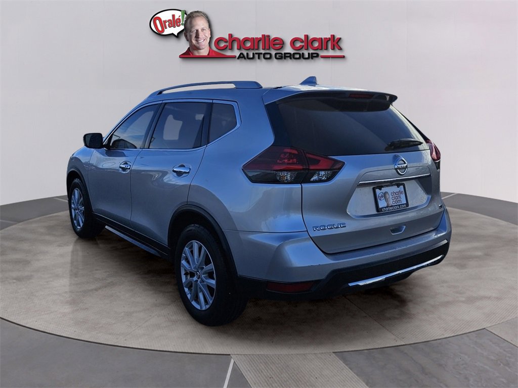 Used 2018 Nissan Rogue SV image 4