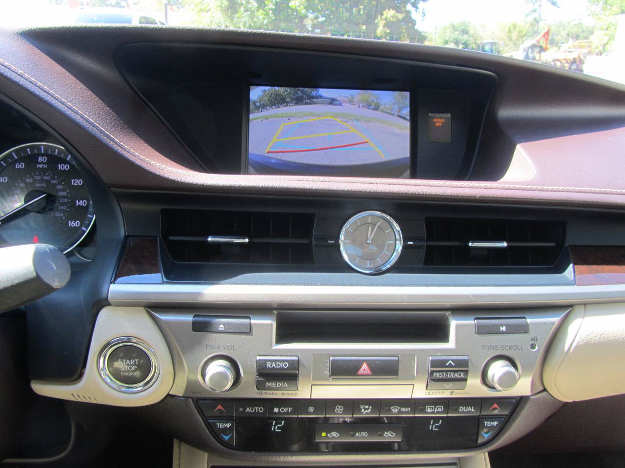 Used 2016 Lexus ES 350 w/ Luxury Pkg & Navigation w/ Luxury Package w/Wood Trim FWD image 15