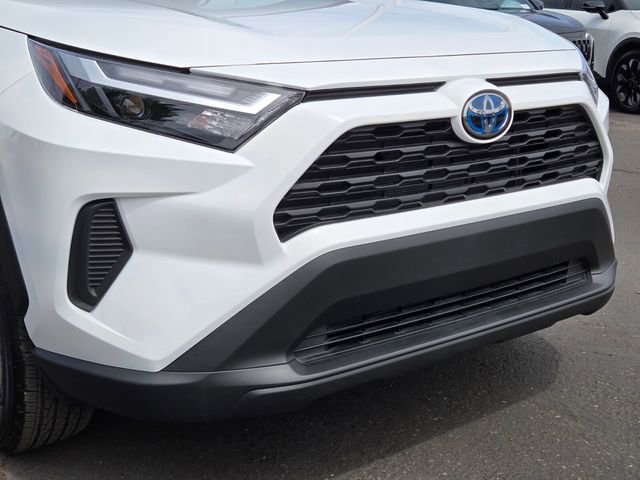 Used 2024 Toyota RAV4 LE AWD/4WD image 9