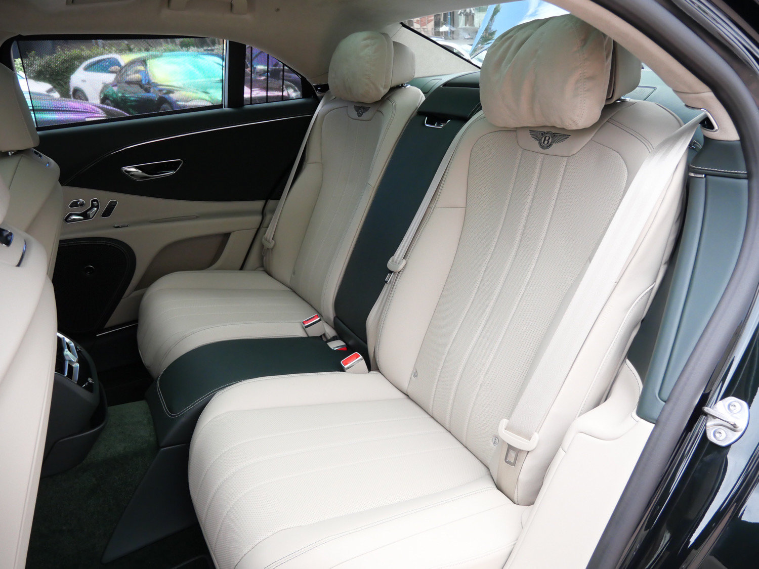 New 2026 Bentley Flying Spur V8 AWD/4WD image 22