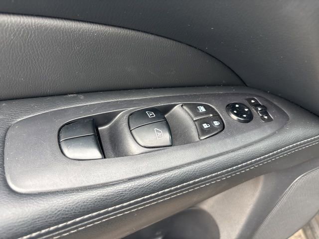 Used 2016 Nissan Pathfinder SL w/ SL Premium Package image 17