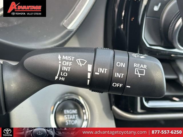 Used 2023 Toyota Highlander XLE AWD/4WD image 30