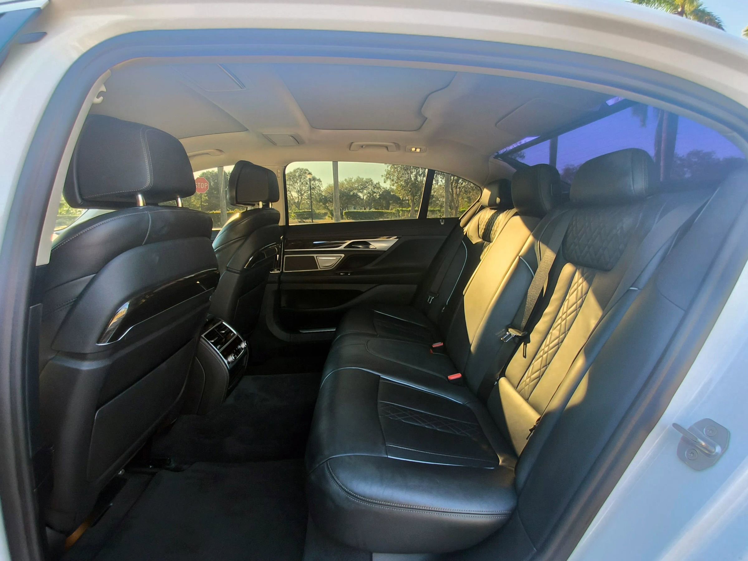 Used 2018 BMW 750i xDrive image 8