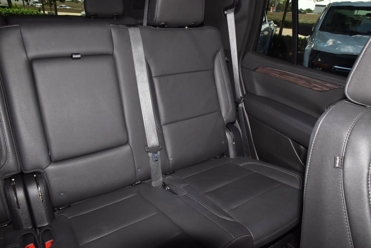 Used 2022 Chevrolet Tahoe Z71 w/ Luxury Package AWD/4WD image 22